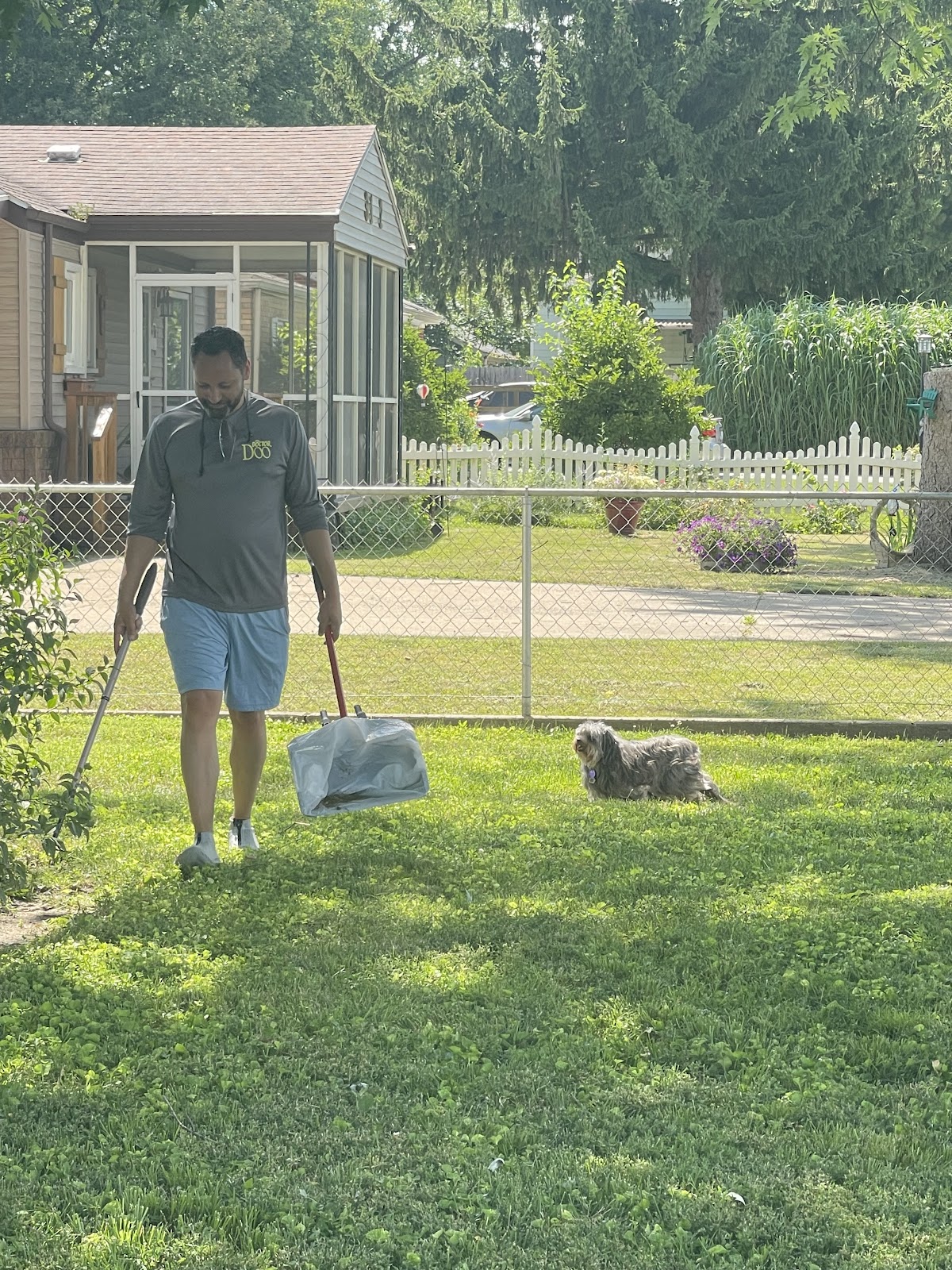 Doctor Doo | Poop Scooping Services - Photo 2