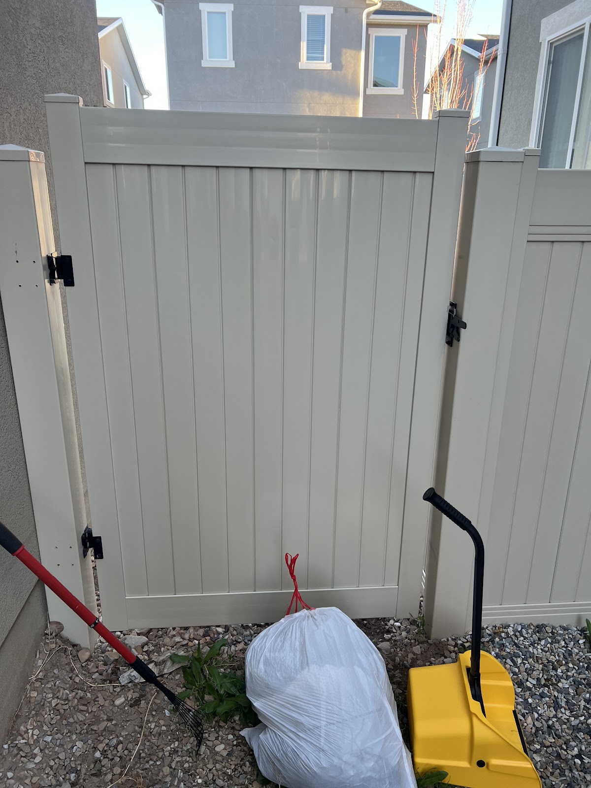 801 Scooping poop - Photo 4