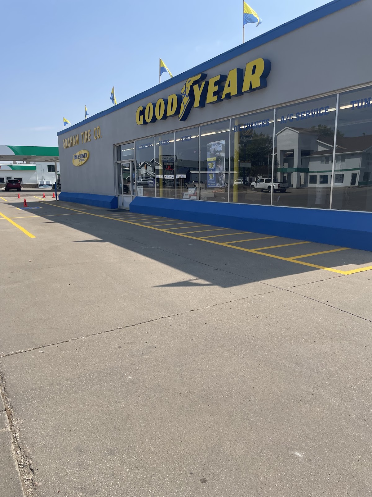 Royal Scoop LLC, Line Striping & Pet Waste Removal - Photo 4