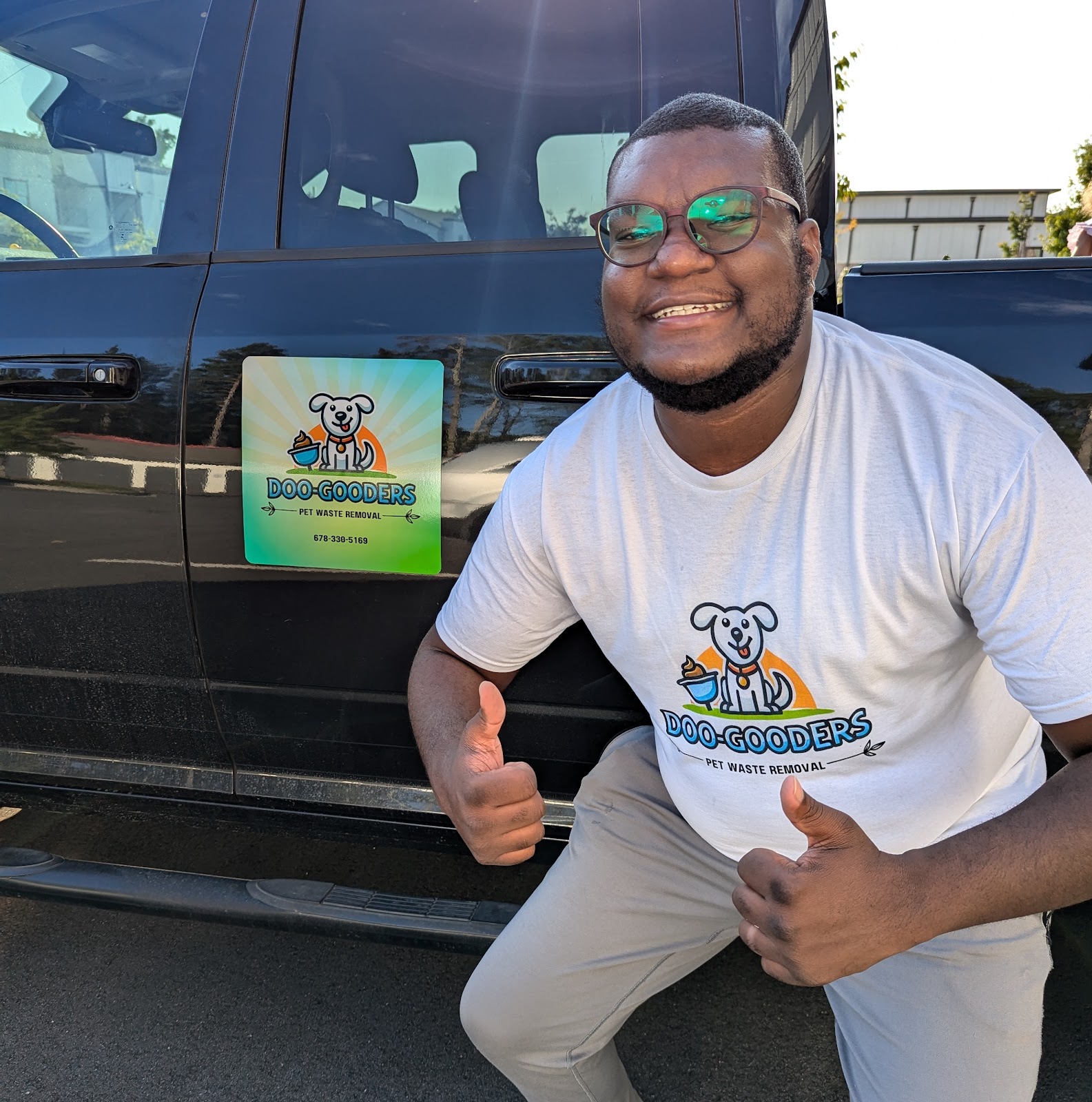 Doo-Gooders Pet Waste Removal - Photo 2