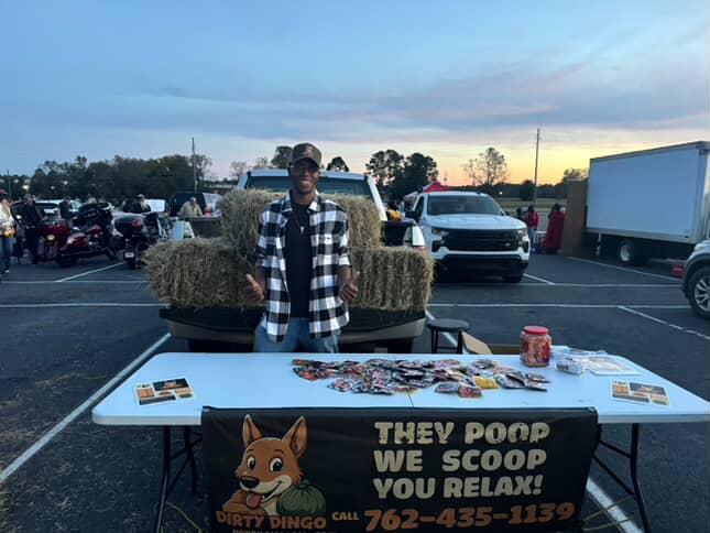 Dirty Dingo Doody Disposal - Photo 2