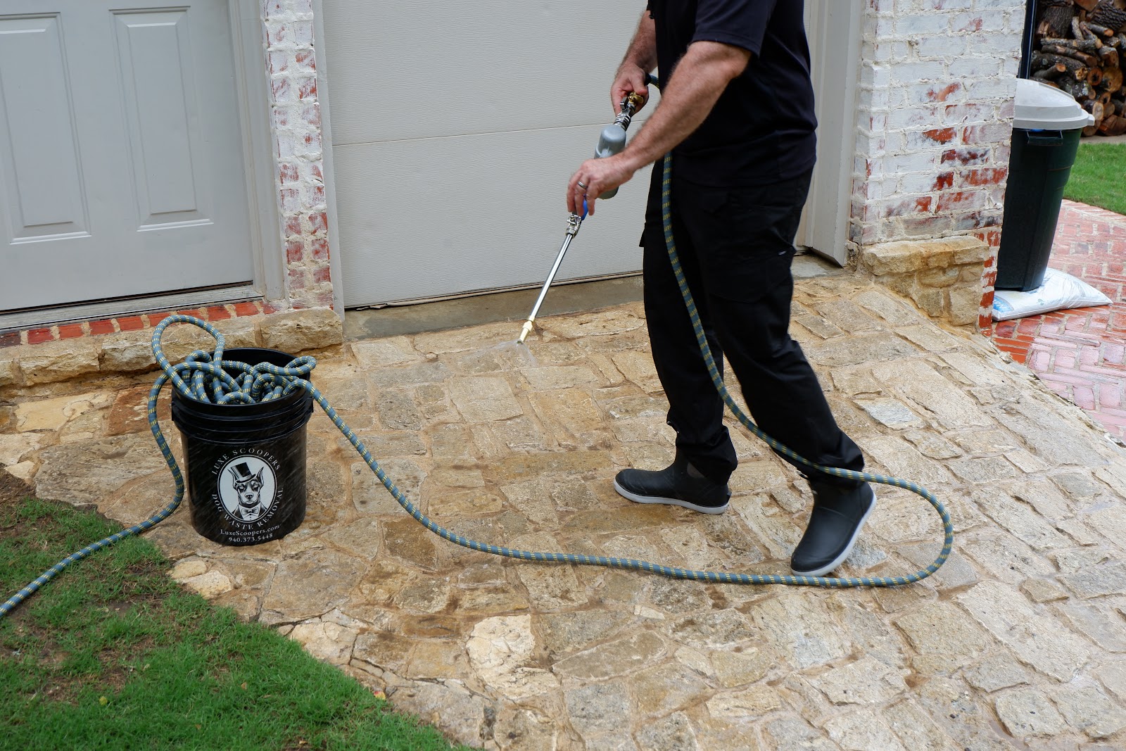 LUXE SCOOPERS DFW Dog Poop Waste Removal - Photo 4