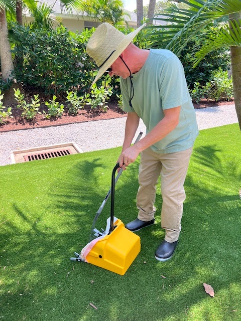 Pooperrific! Poop Scooping - Photo 2