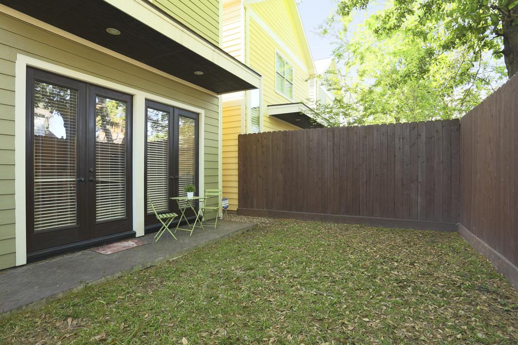 Magic Unicorn Pooper Scooper and Dog Walkers - Photo 2