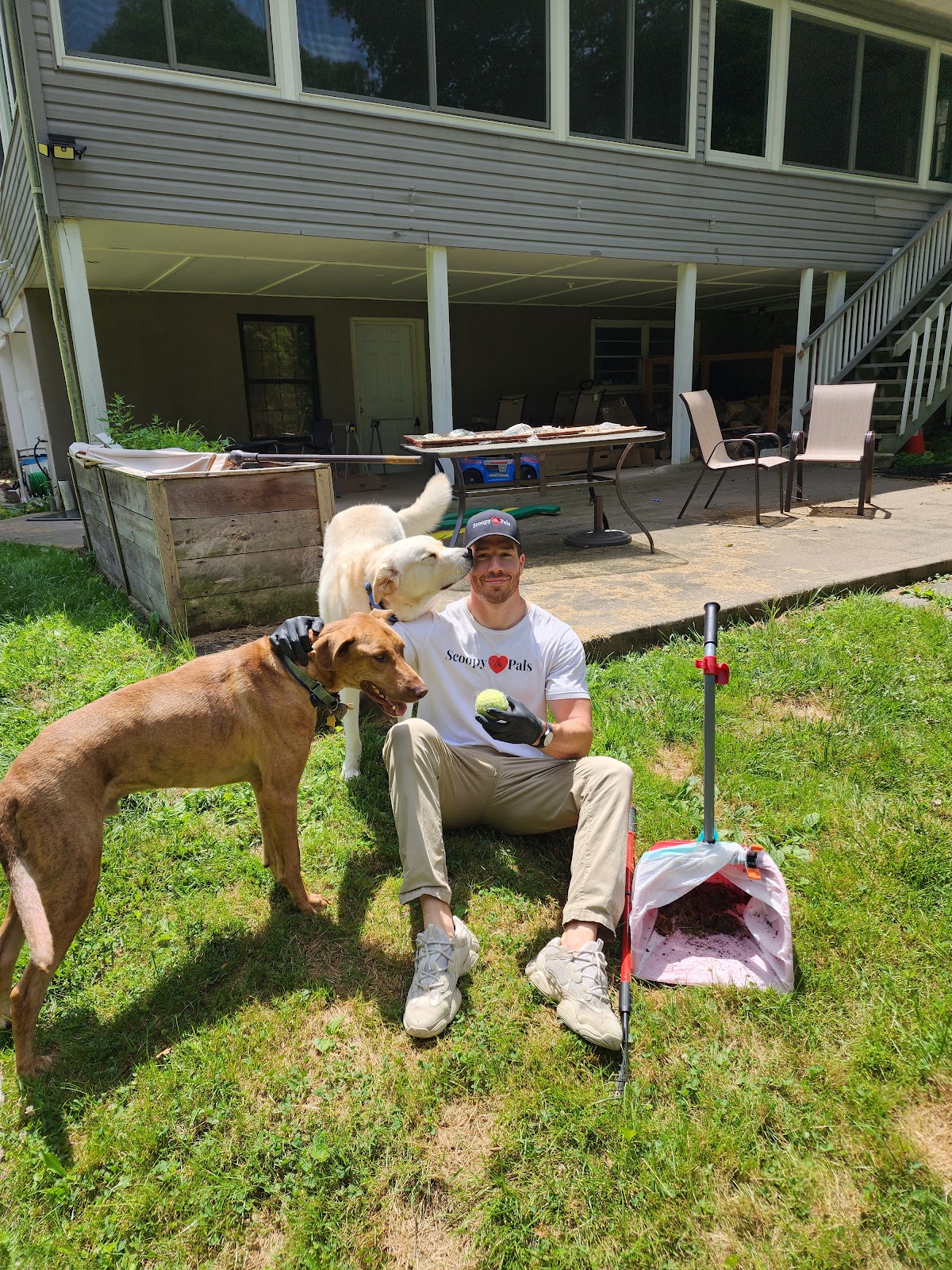 Scoopy Pals - Photo 2