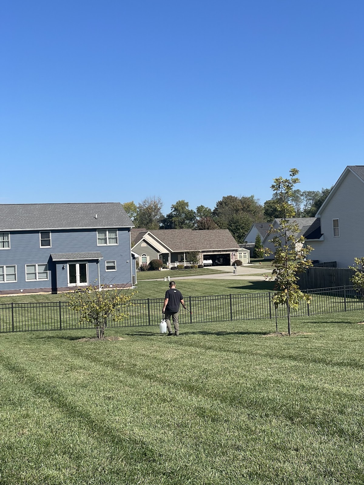 Fast Scoop Pet Waste Removal - Photo 2