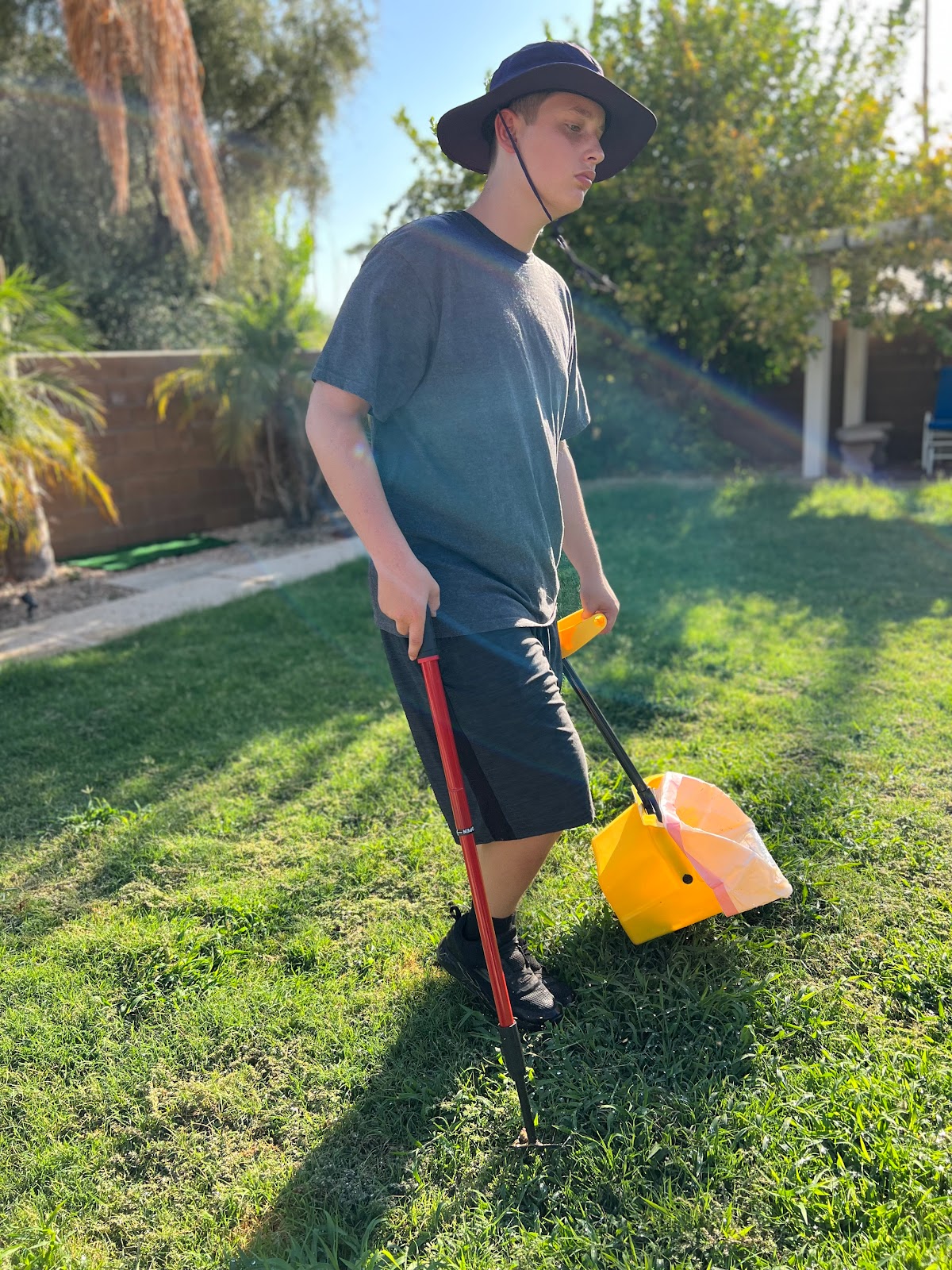 We Scoop Your Poo - Photo 2