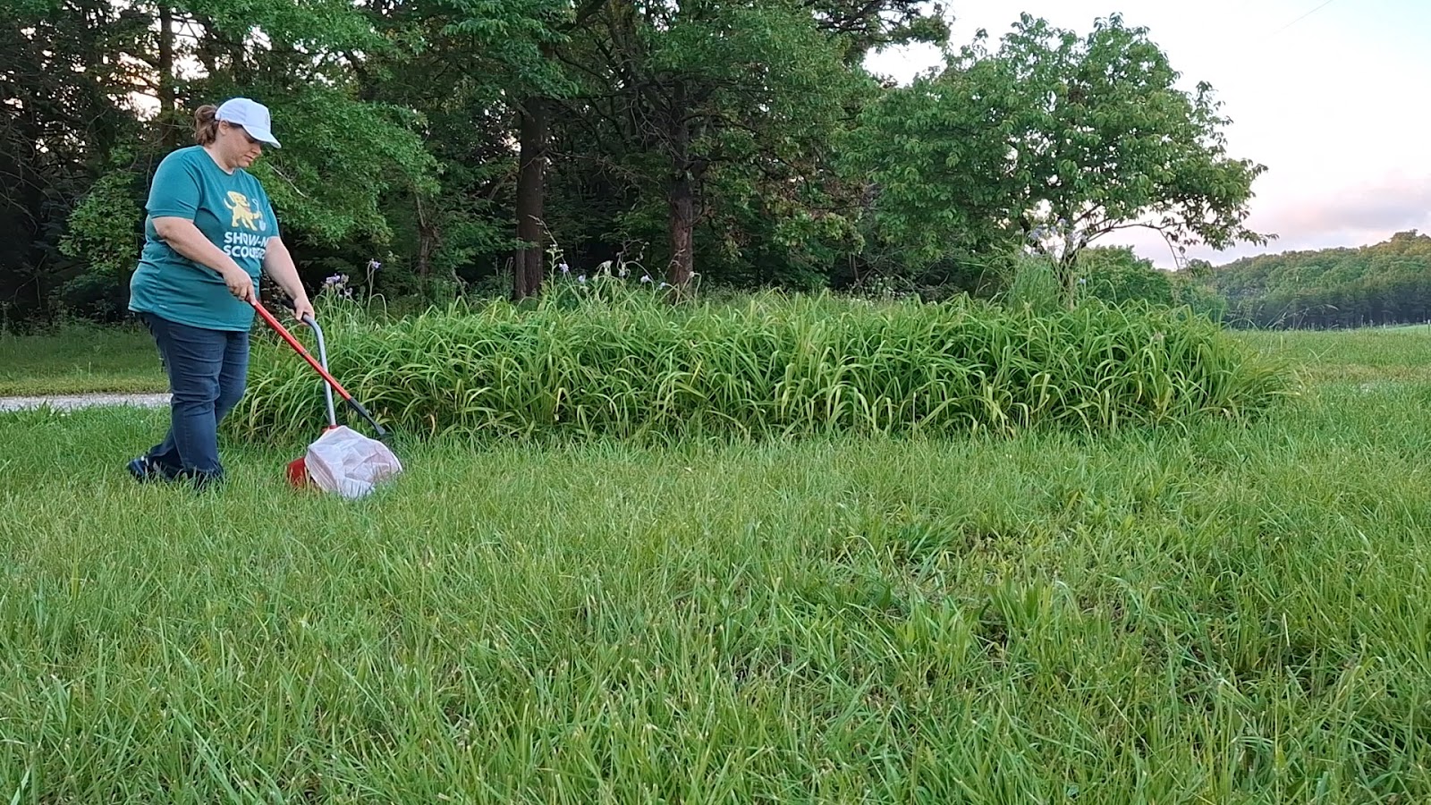 Show-Me Scoopers Pooper Scooper Service - Photo 4