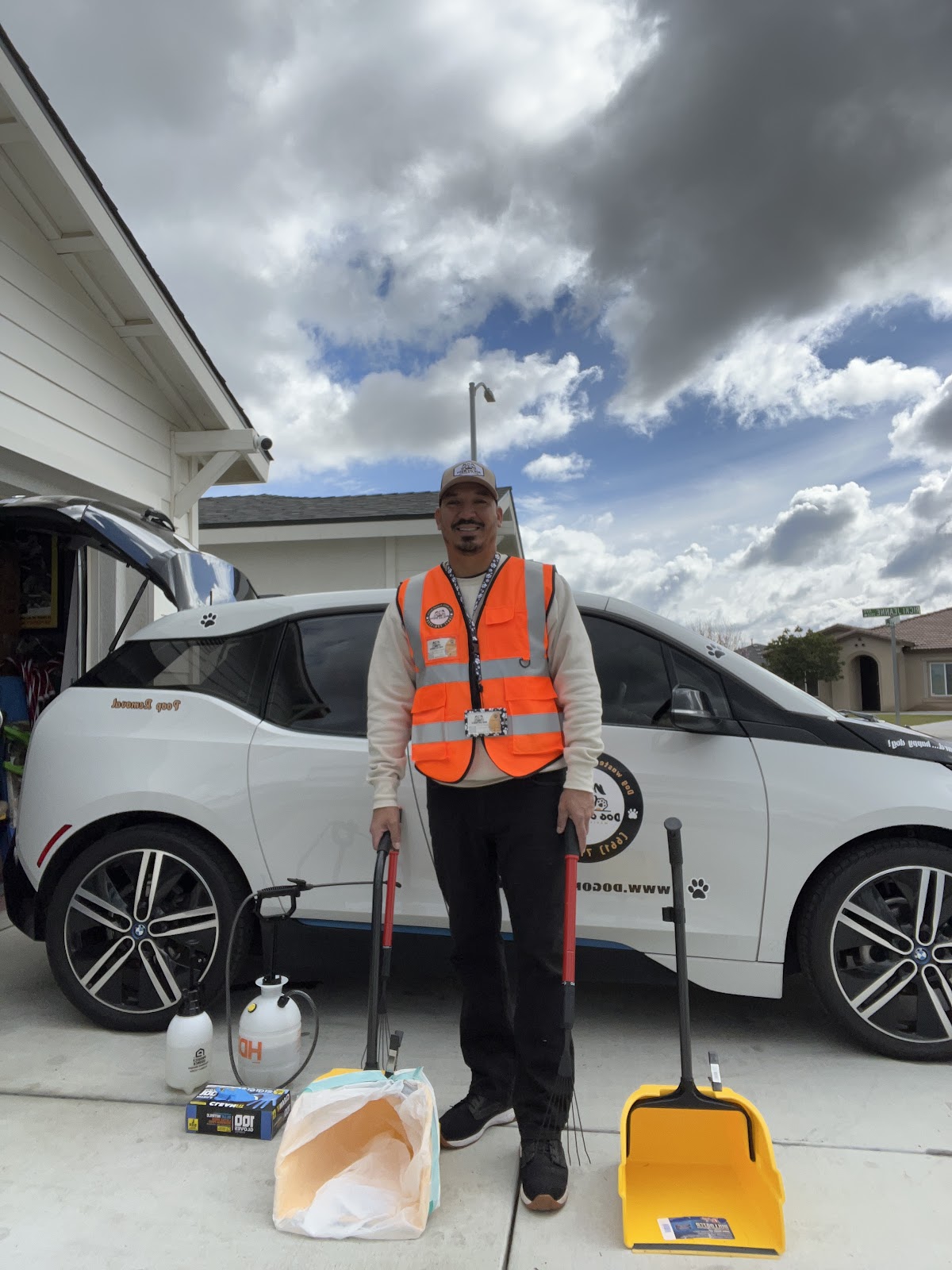 Dog on Mess - Photo 3