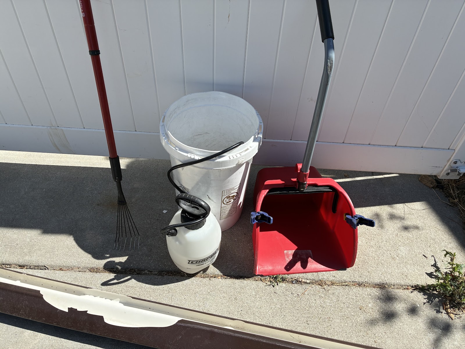 Doggy Dumps Cleanups - Photo 2