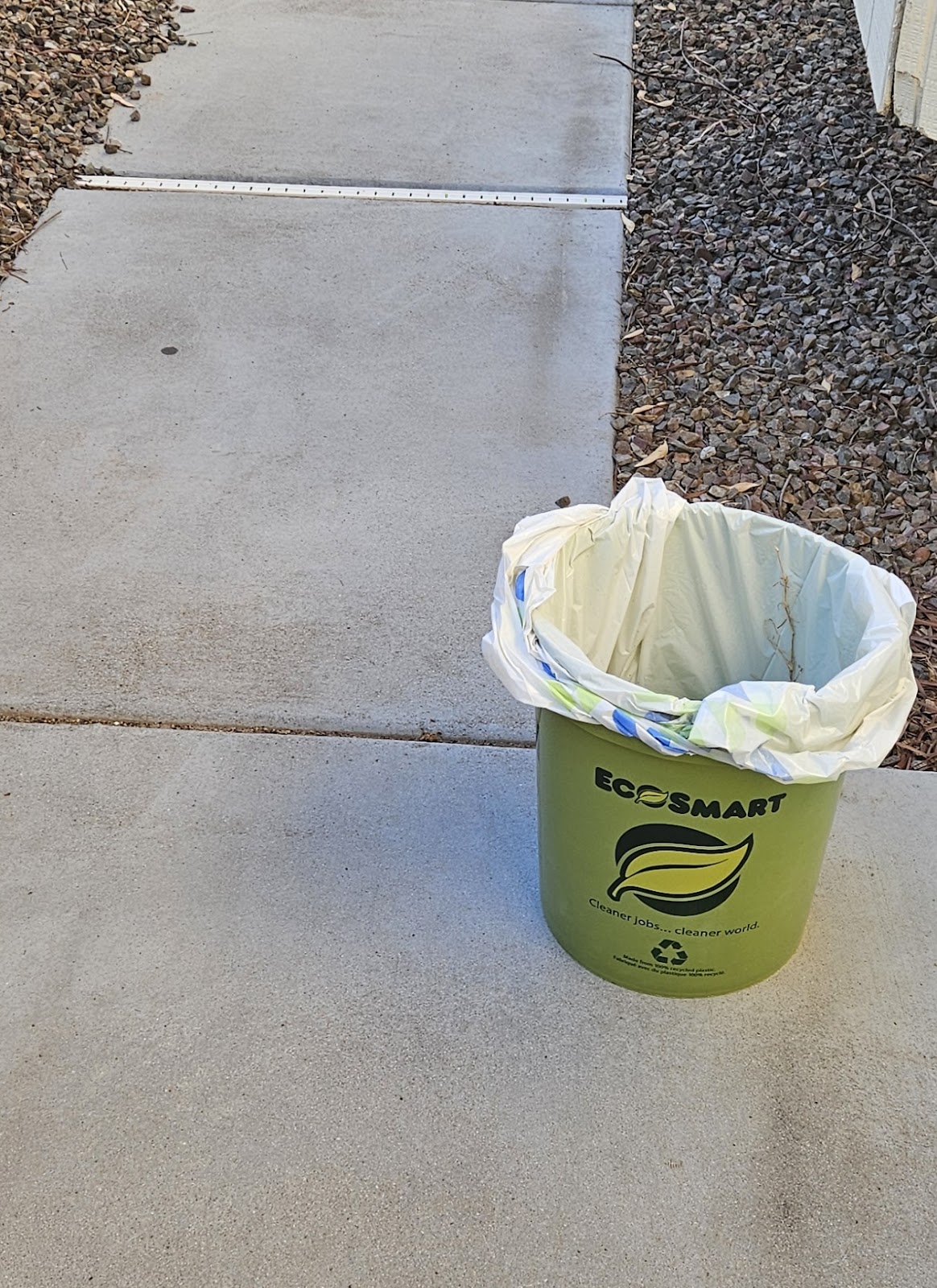 EcoScoops Pet Waste Removal - Photo 3