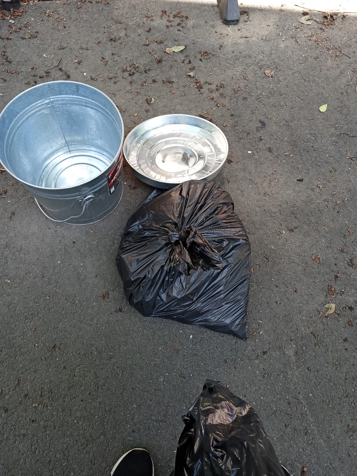 (Mergie Poop & Scoop) you got the poop . I got the scoop - Photo 2