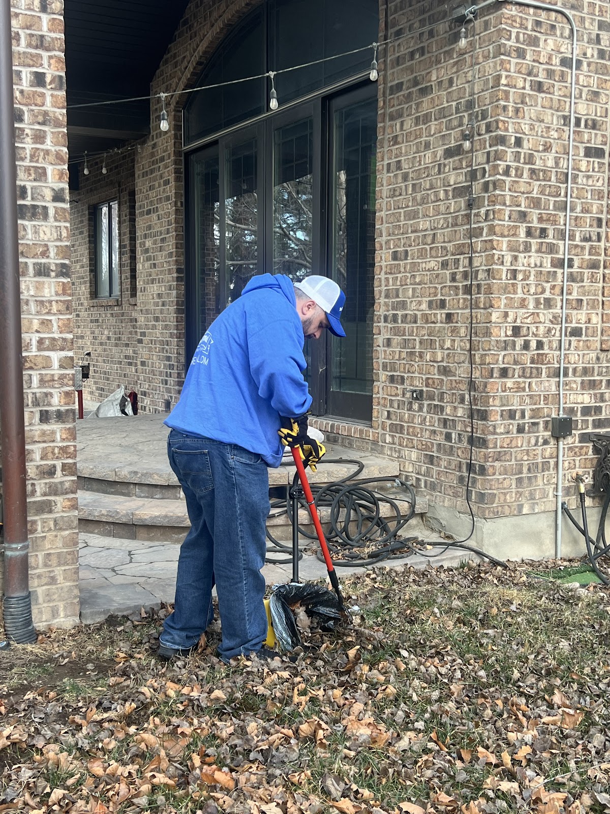 Roll 4 Removal Poop Scoop Services - Photo 4