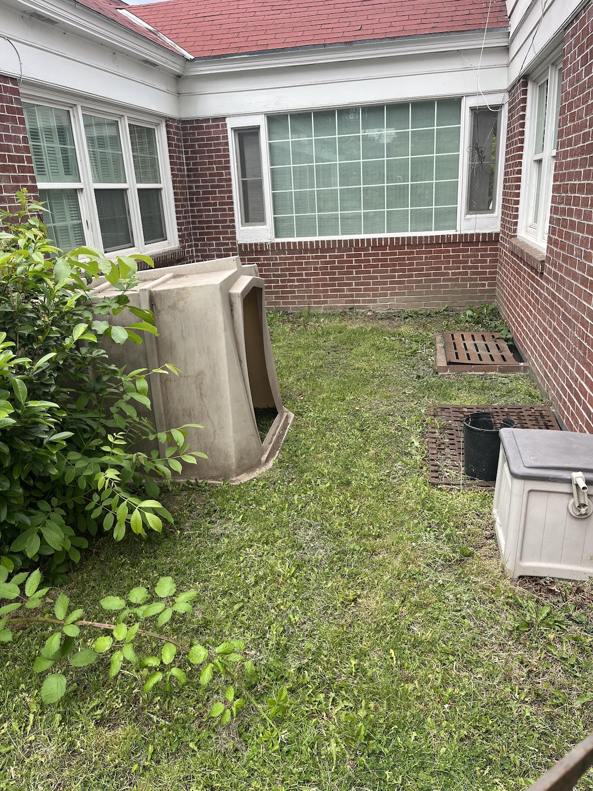 Duty To Scoop - Photo 3