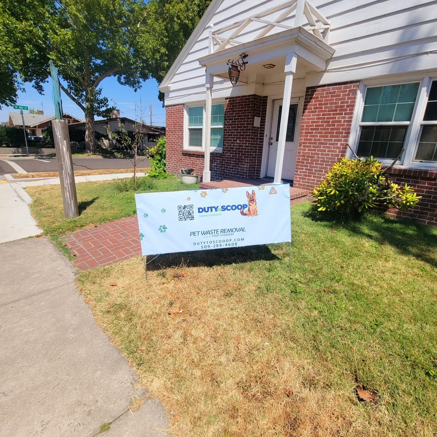 Duty To Scoop - Photo 4