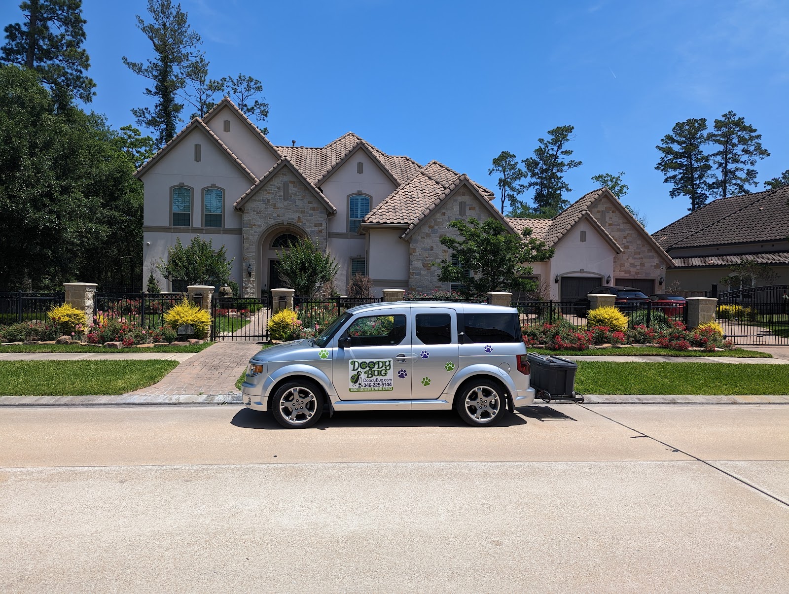 Doody Bug Dog Poop Scooping Service - Photo 4