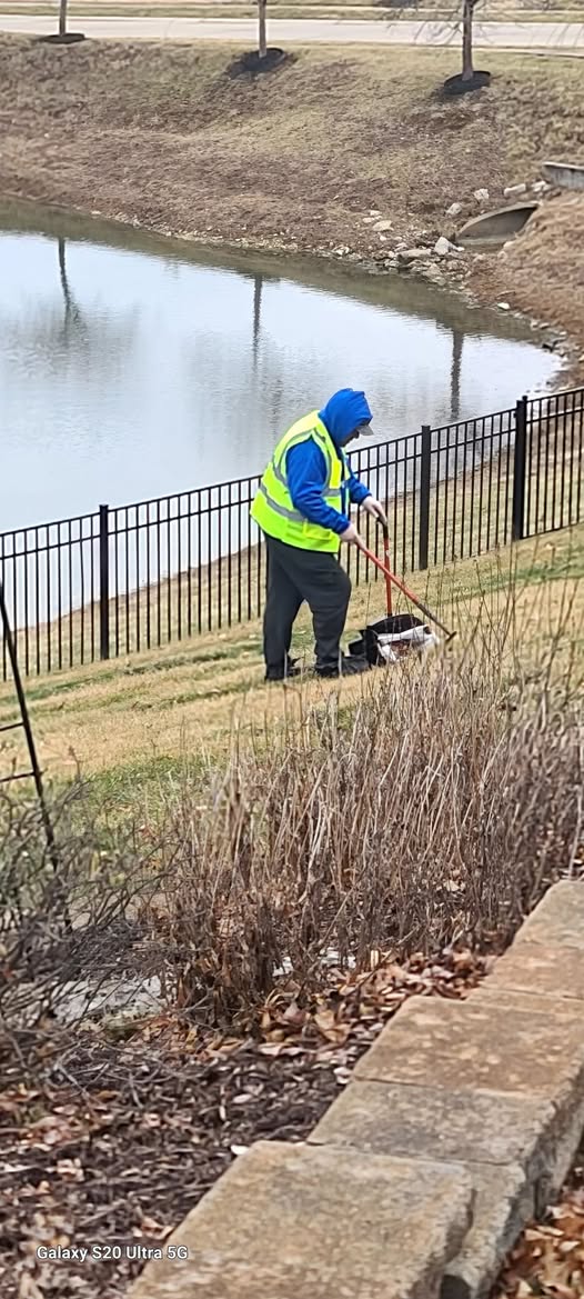 Doggie Doodies Dog Waste Removal Service - Photo 2