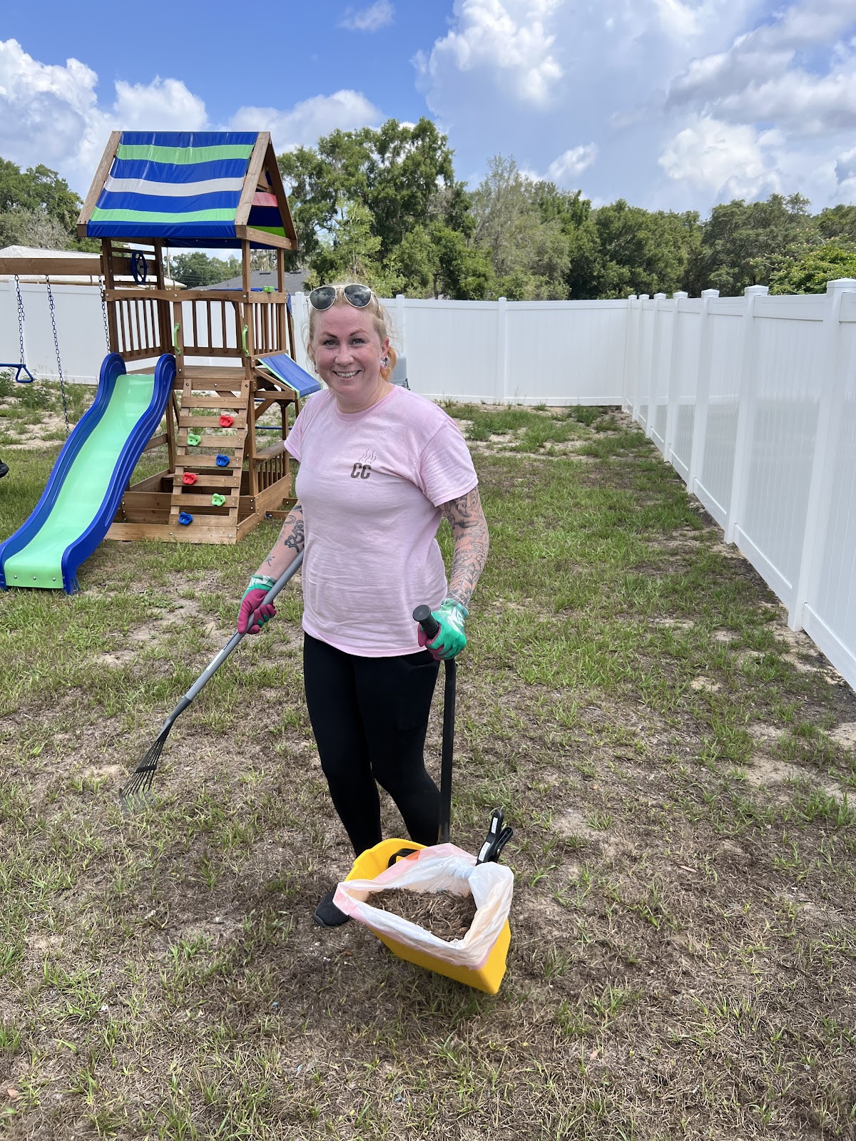 Caca Crew Pet Waste Removal - Photo 2