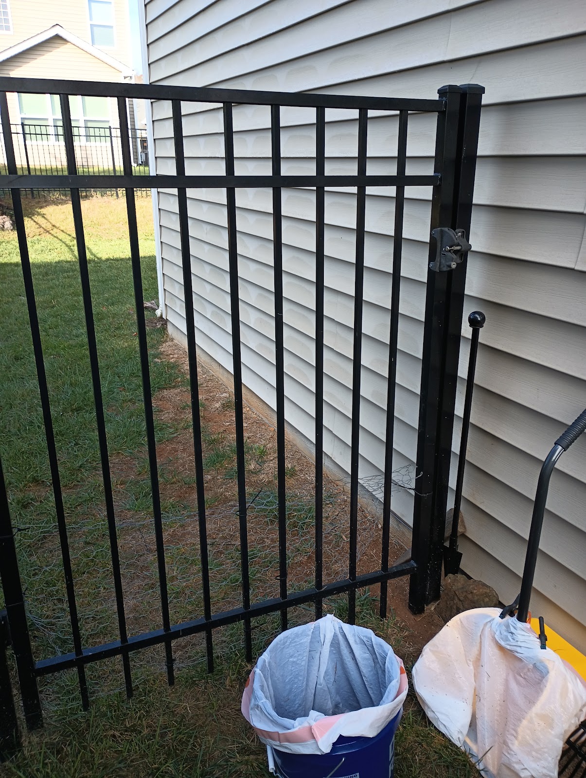 PickinPoop - Photo 3